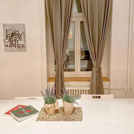 Lakeside Center Apartment *